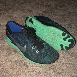 Size 8 Nike Free Run 5.0